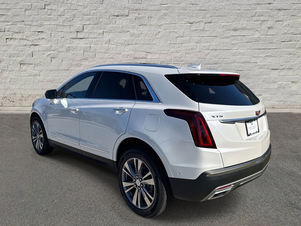 New 2025 CADILLAC XT5 Premium Luxury SUV