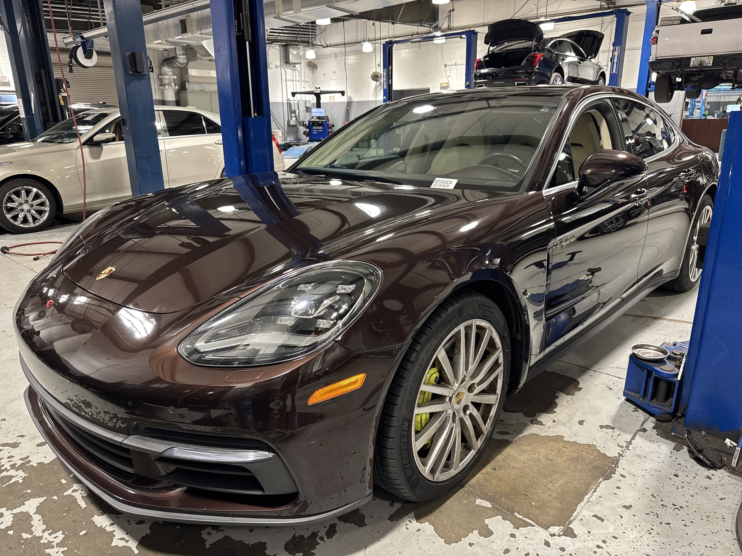 2018 Porsche Panamera 4 E-Hybrid's photo