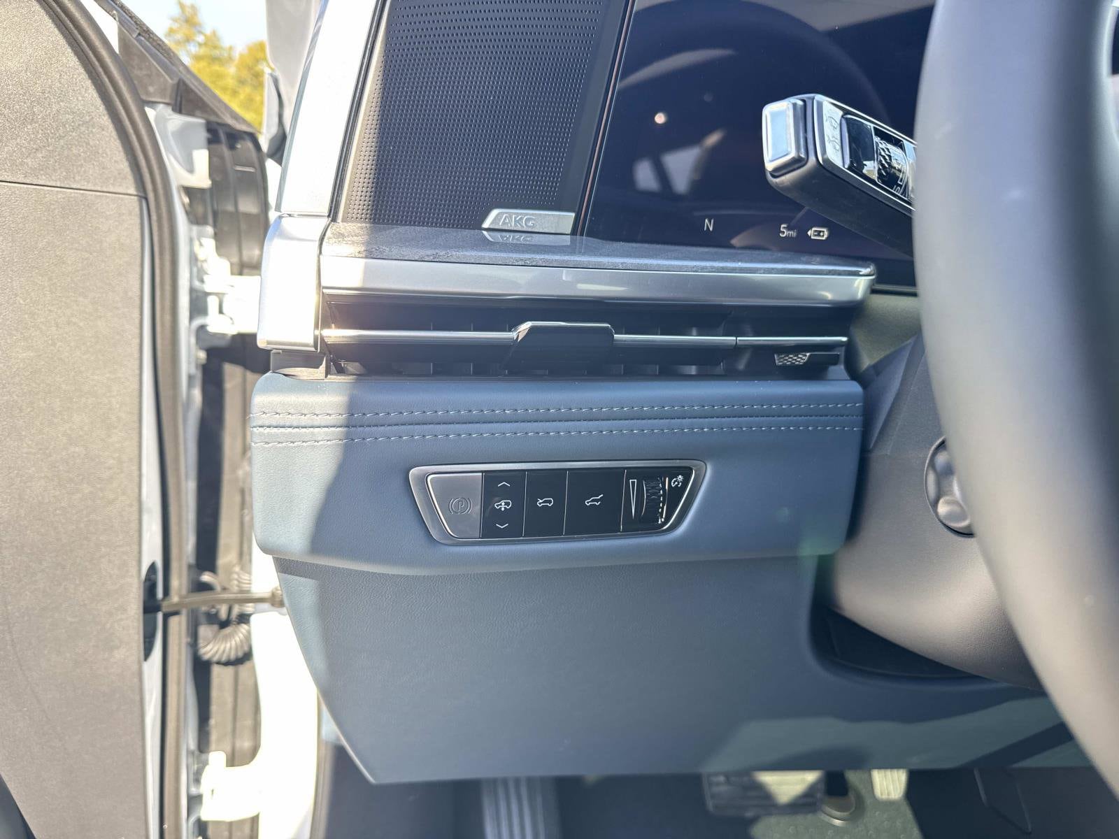 2026 Cadillac Escalade IQL Premium Luxury - Photo 36