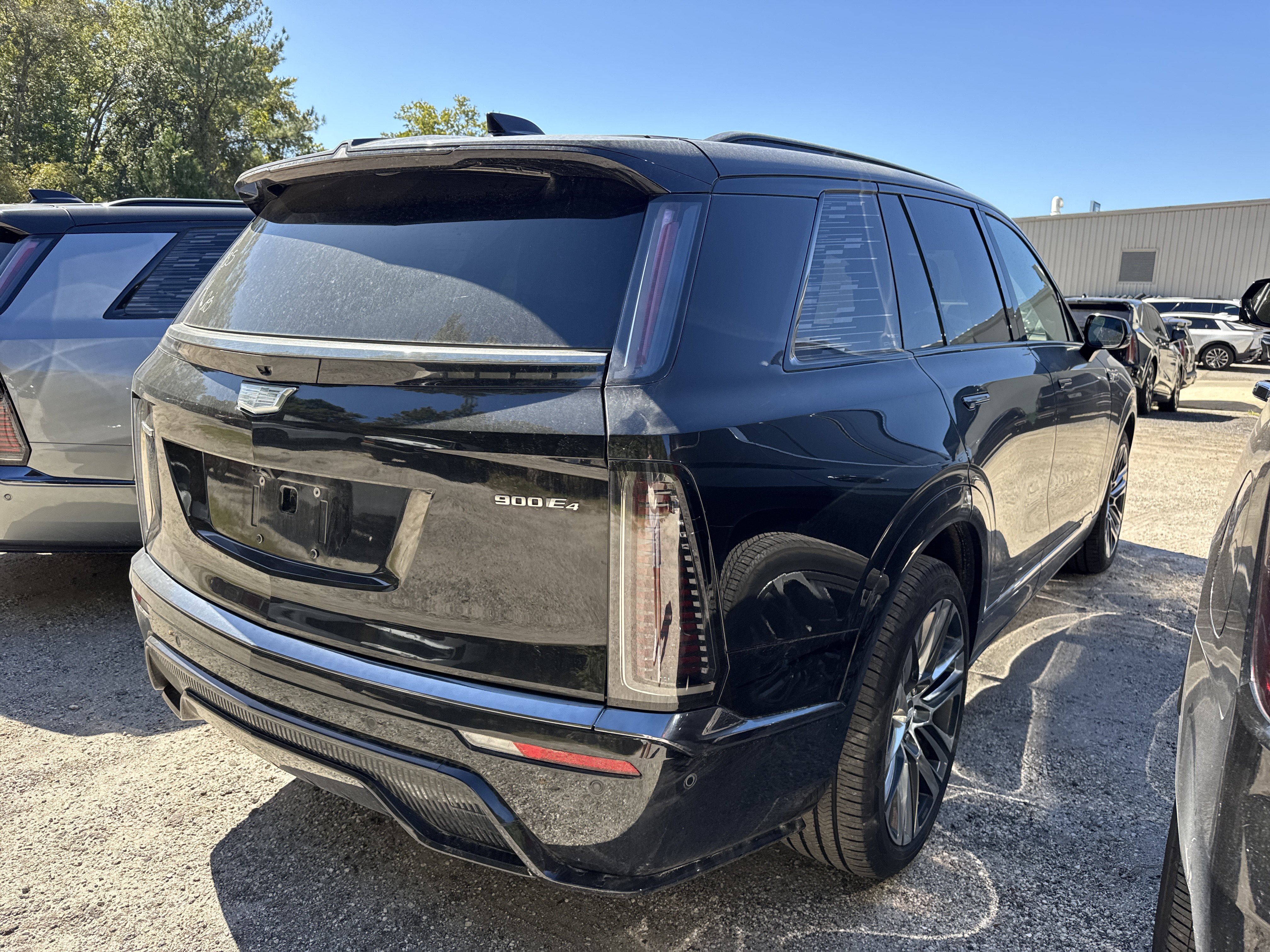 Used 2026 CADILLAC VISTIQ Platinum SUV