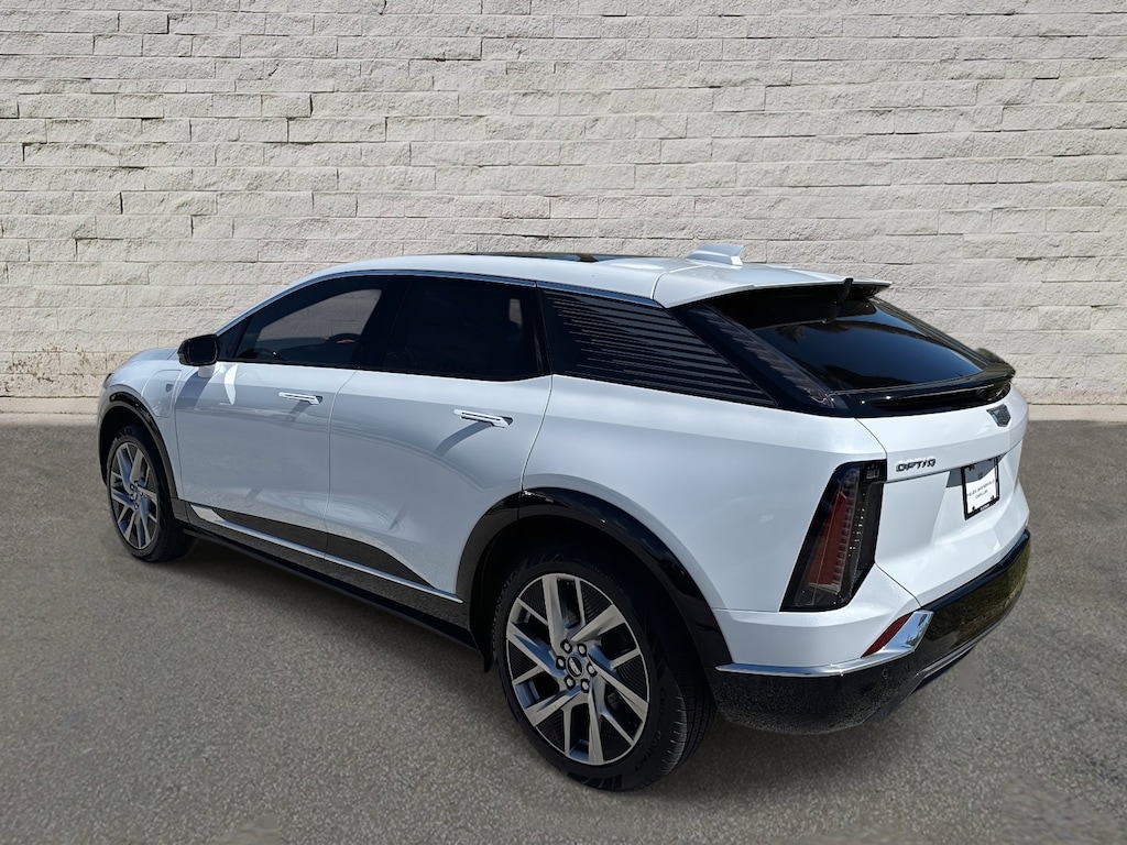 New 2026 CADILLAC OPTIQ Premium Luxury SUV