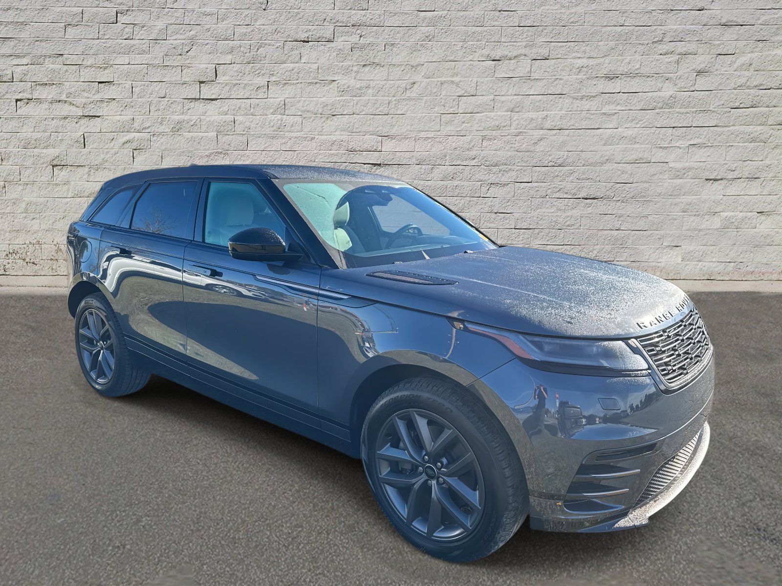 2024 Land Rover Range Rover Velar SE photo 3