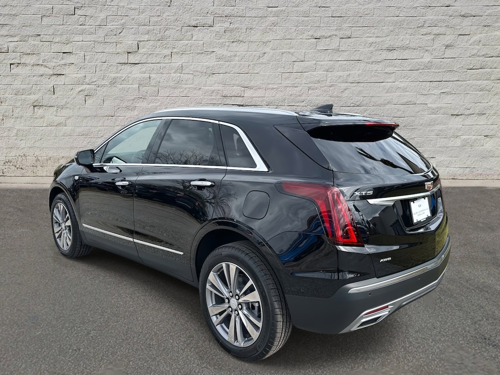 New 2026 CADILLAC XT5 Premium Luxury SUV