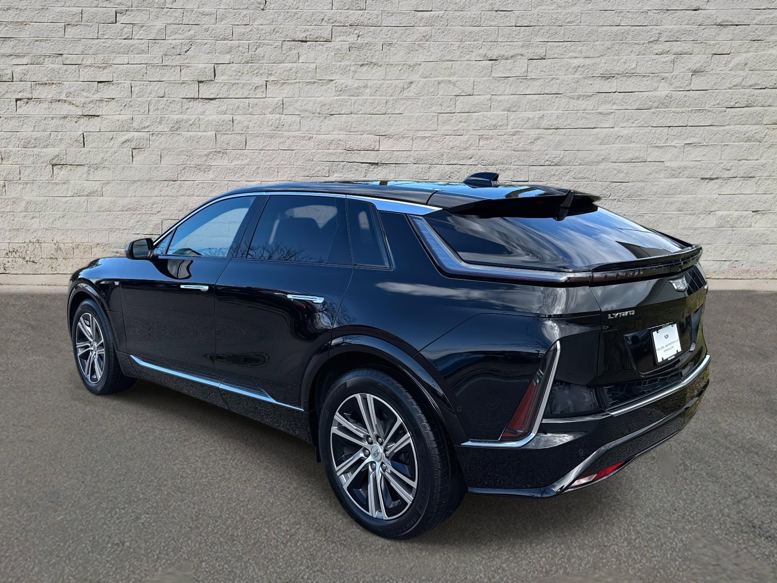 2025 Cadillac Lyriq Luxury photo 3