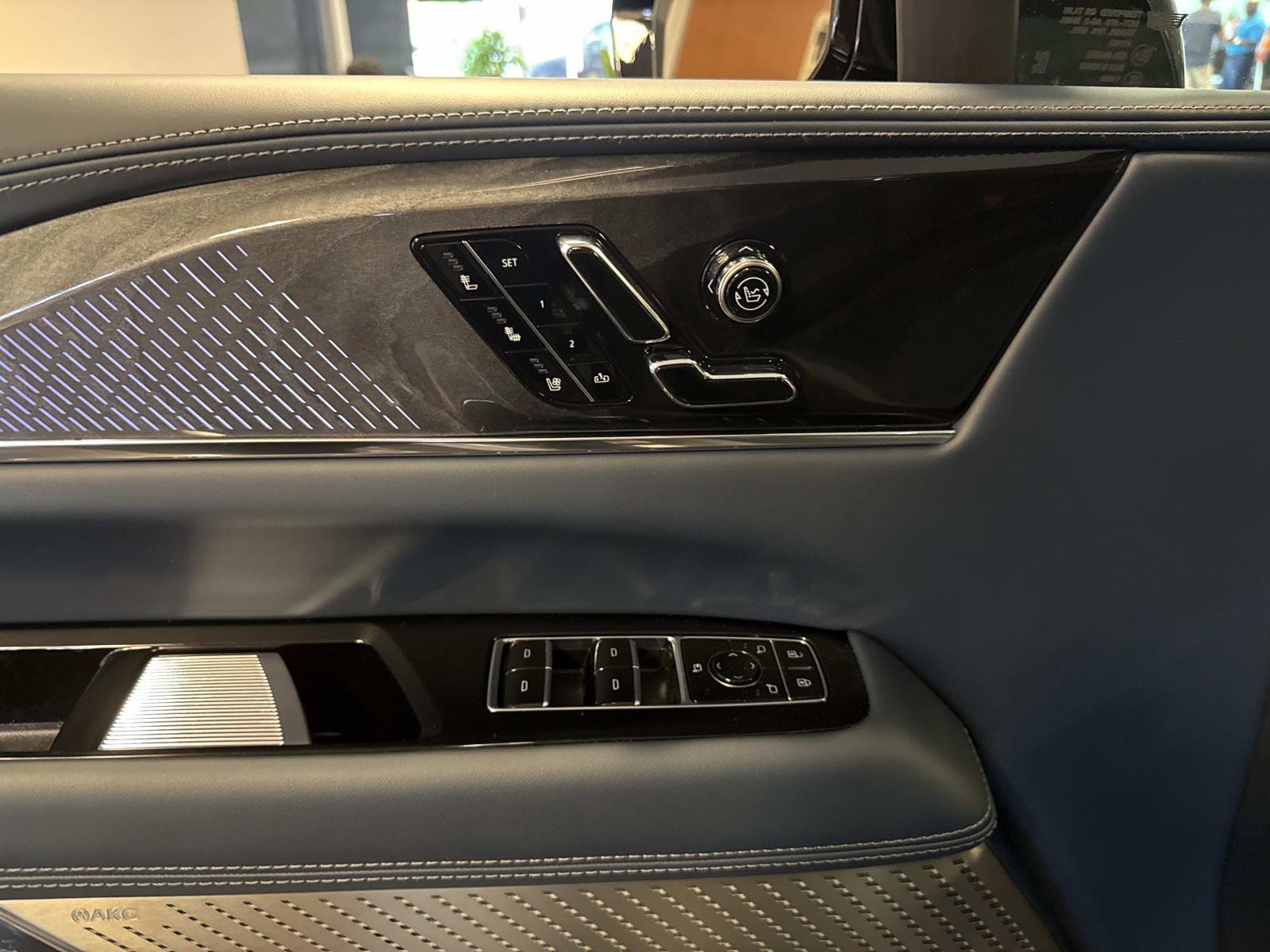 2025 Cadillac Escalade IQ Luxury 2 - Photo 12