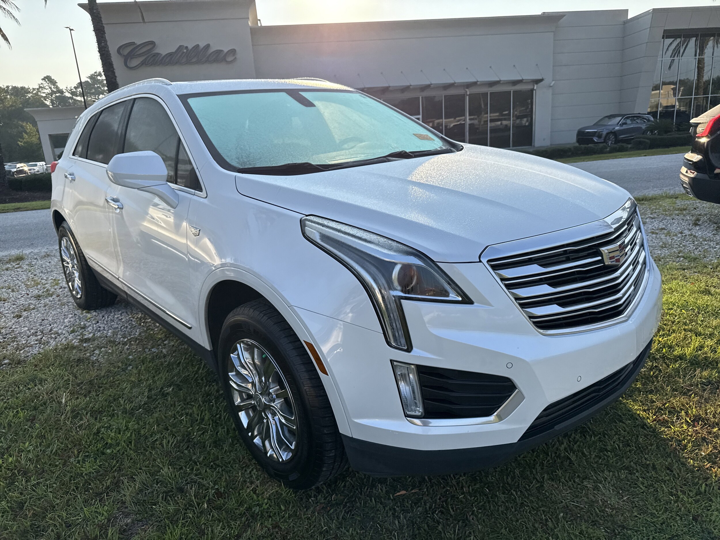 2017 Cadillac XT5 Luxury photo 2