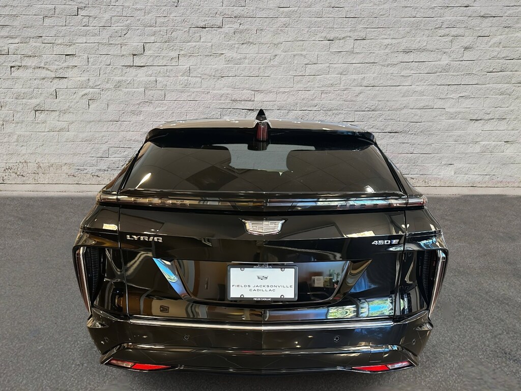 New 2025 CADILLAC LYRIQ Luxury 1 SUV