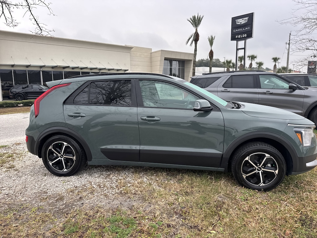 Used 2024 Kia Niro EX