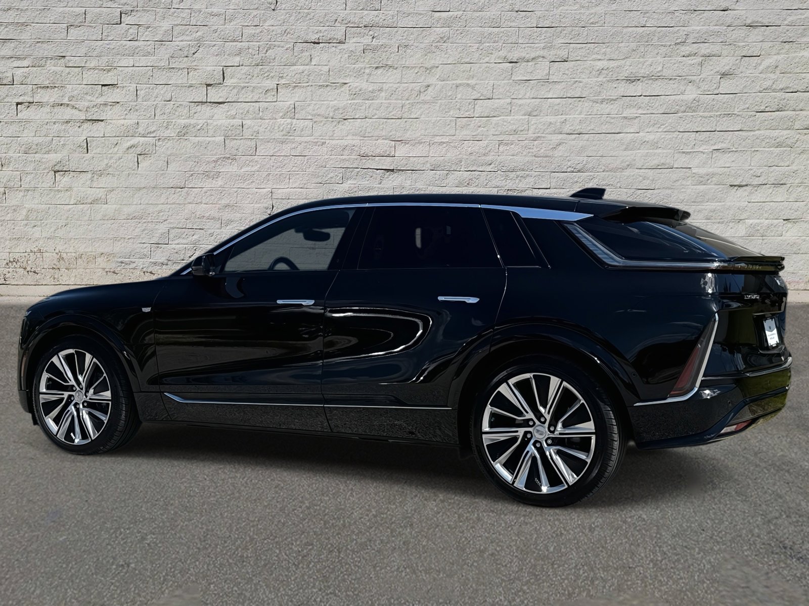 2025 Cadillac Lyriq Luxury photo 3