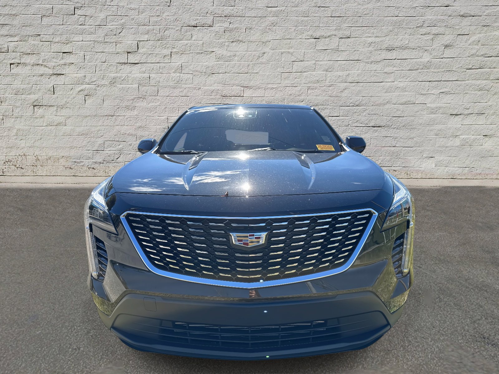 2023 Cadillac XT4 Luxury photo 2