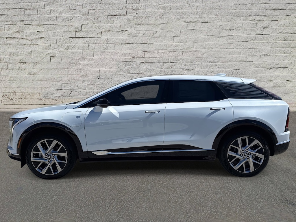 New 2026 CADILLAC OPTIQ Premium Luxury SUV