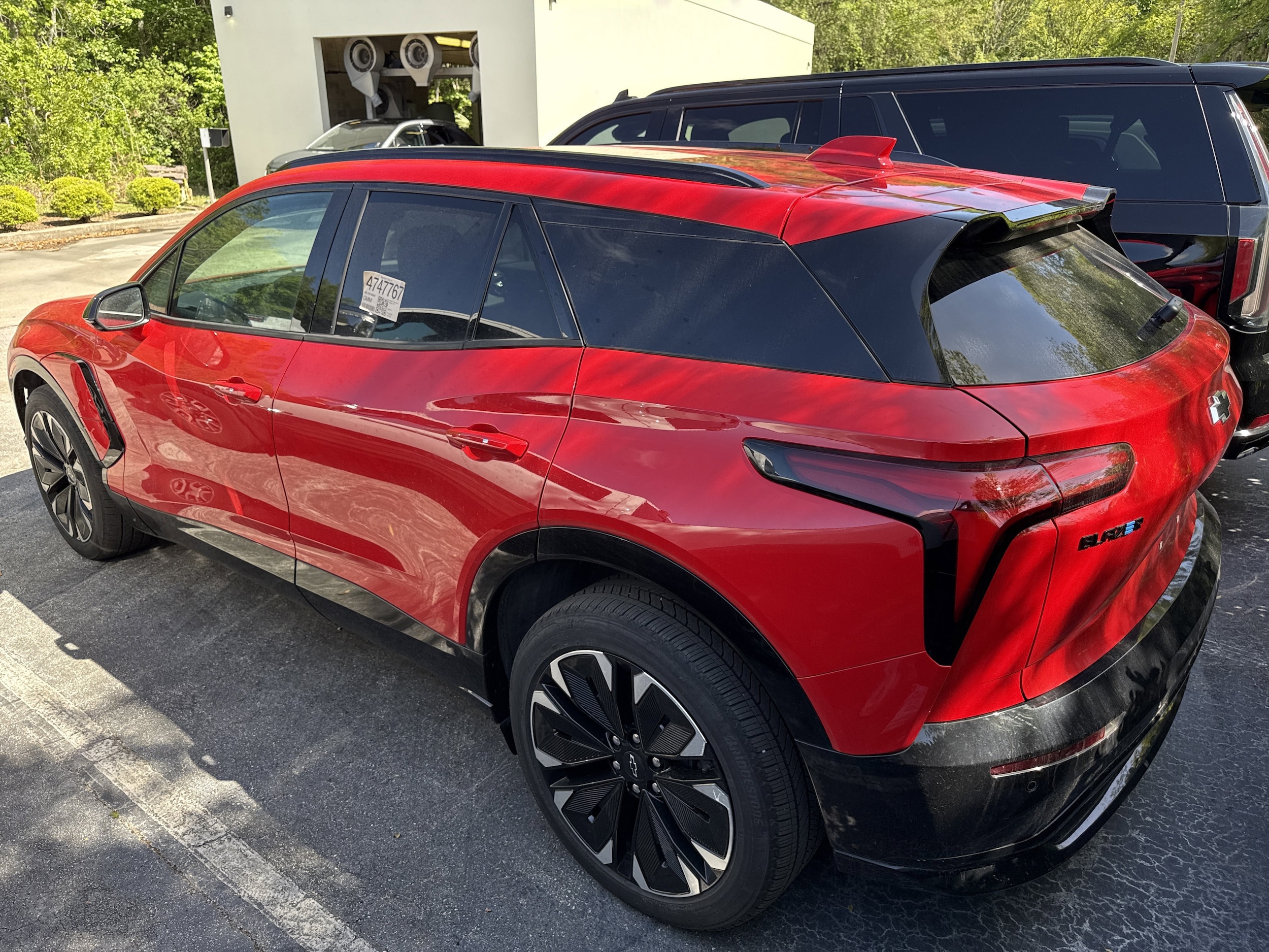 View vehicle photo 4