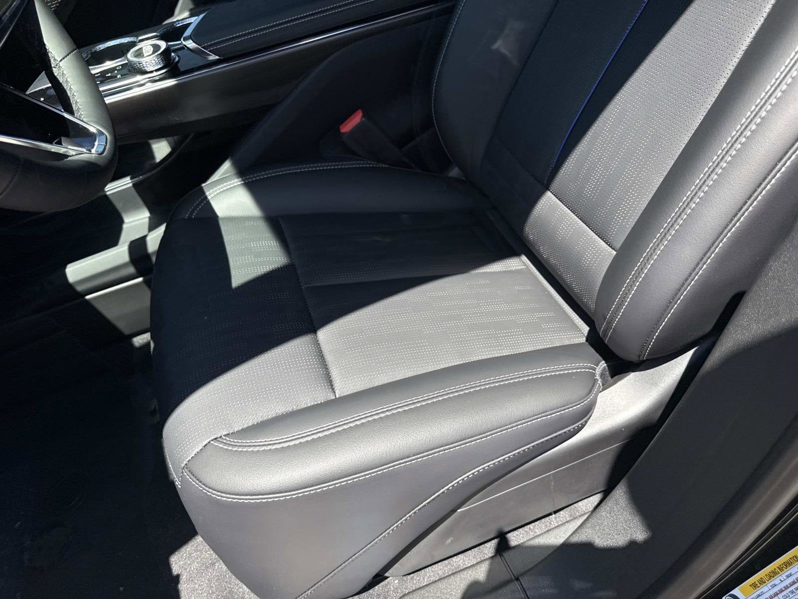 2026 Cadillac LYRIQ Luxury - Photo 22