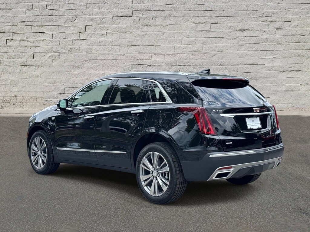 New 2026 CADILLAC XT5 Premium Luxury SUV