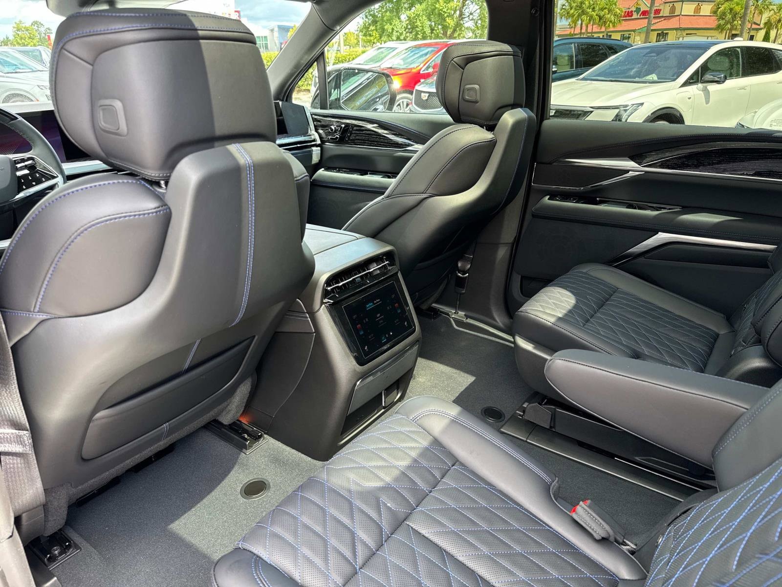 2026 Cadillac Escalade IQL Luxury - Photo 13