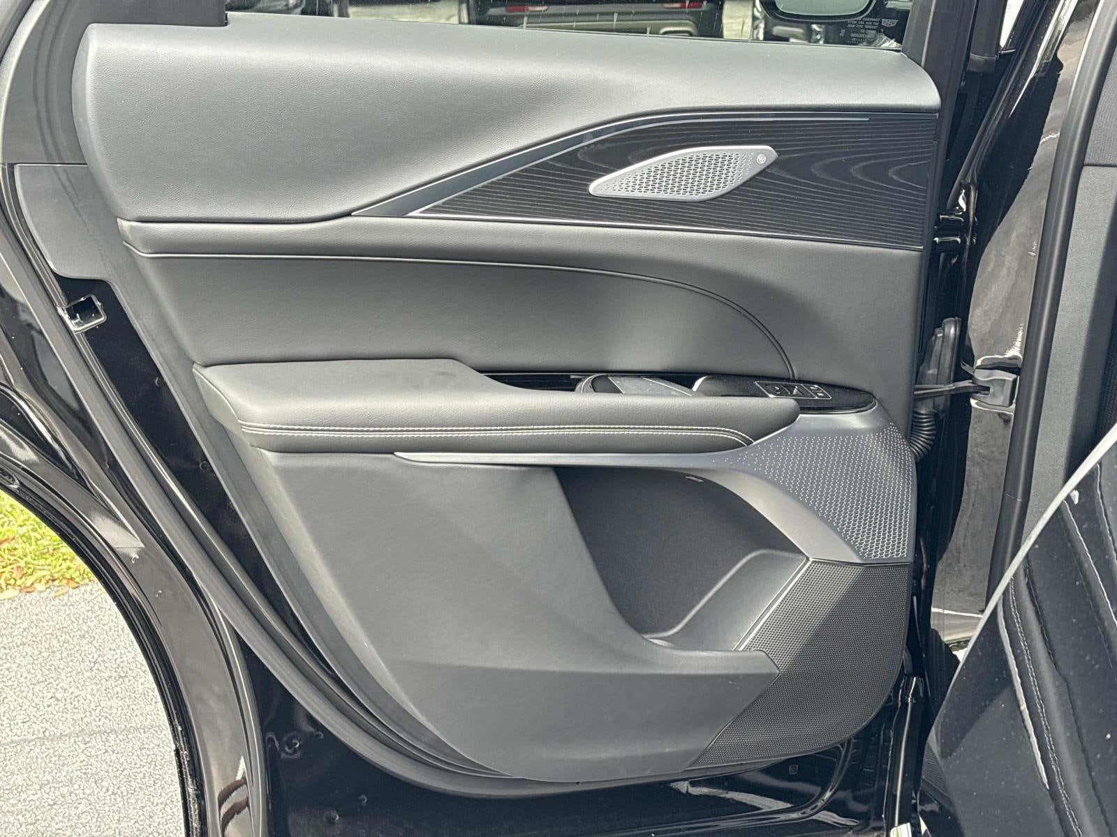 2026 Cadillac LYRIQ V - Photo 9