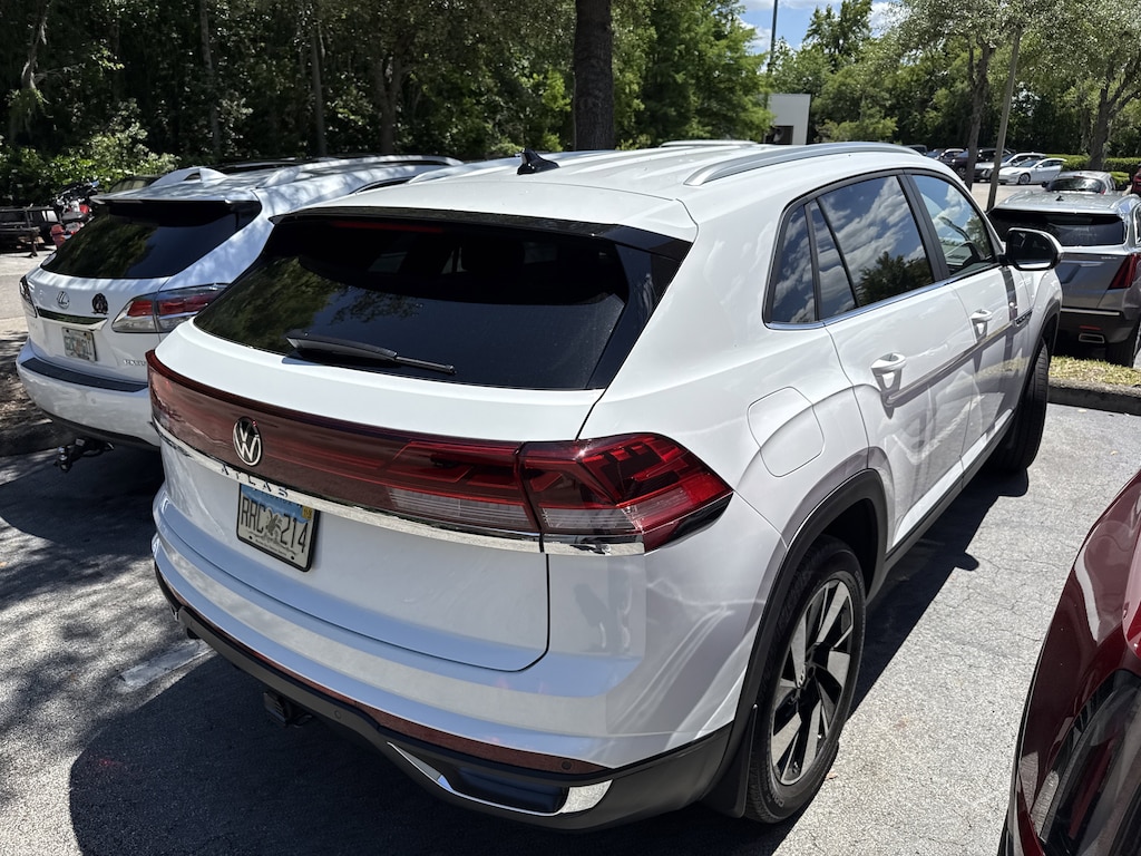 Used 2024 Volkswagen Atlas Cross Sport 2.0T SE w/Technology SUV