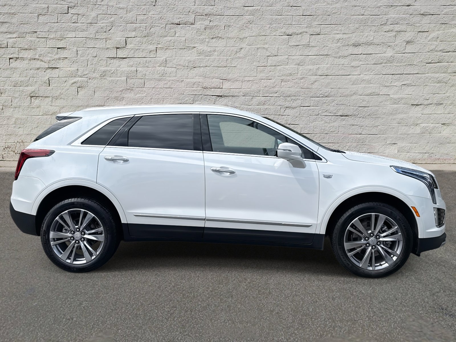 2025 Cadillac XT5 Premium Luxury photo 4