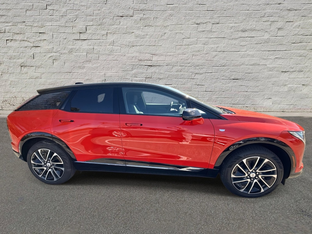 New 2026 CADILLAC OPTIQ Sport SUV