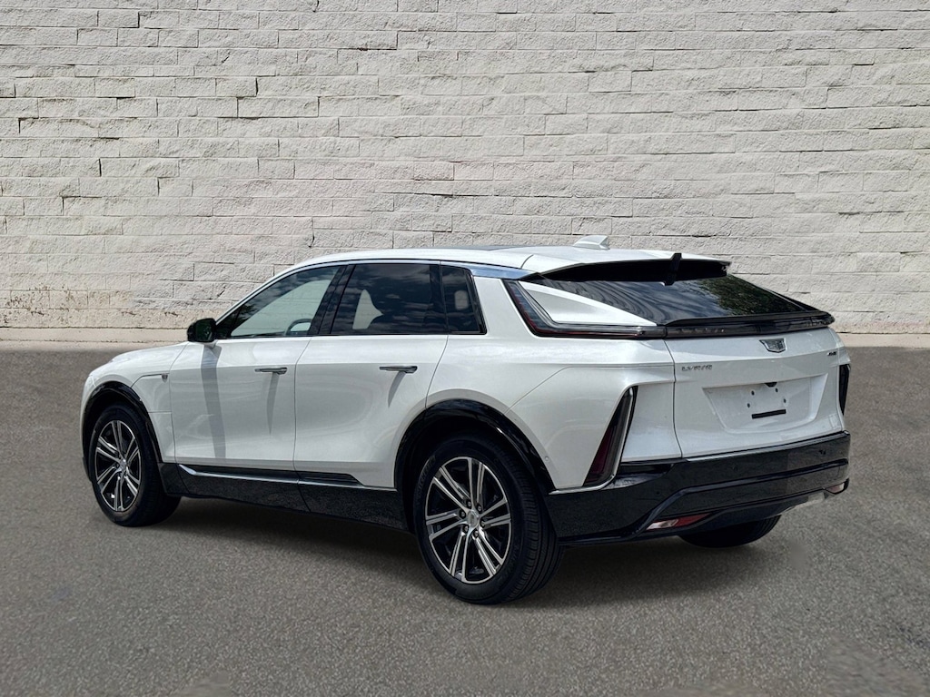 Certified 2024 CADILLAC LYRIQ Luxury 1 SUV
