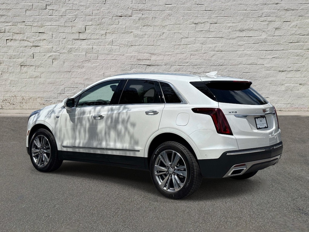 New 2026 CADILLAC XT5 Premium Luxury SUV