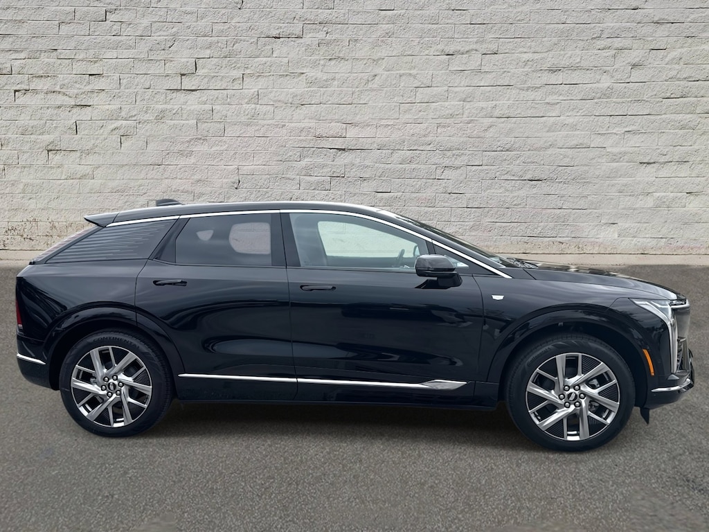 New 2026 CADILLAC OPTIQ Premium Luxury SUV