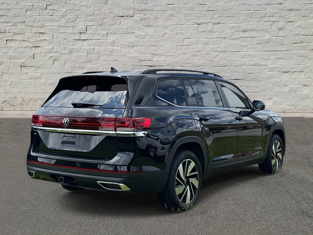 Used 2024 Volkswagen Atlas 2.0T SE w/Technology SUV