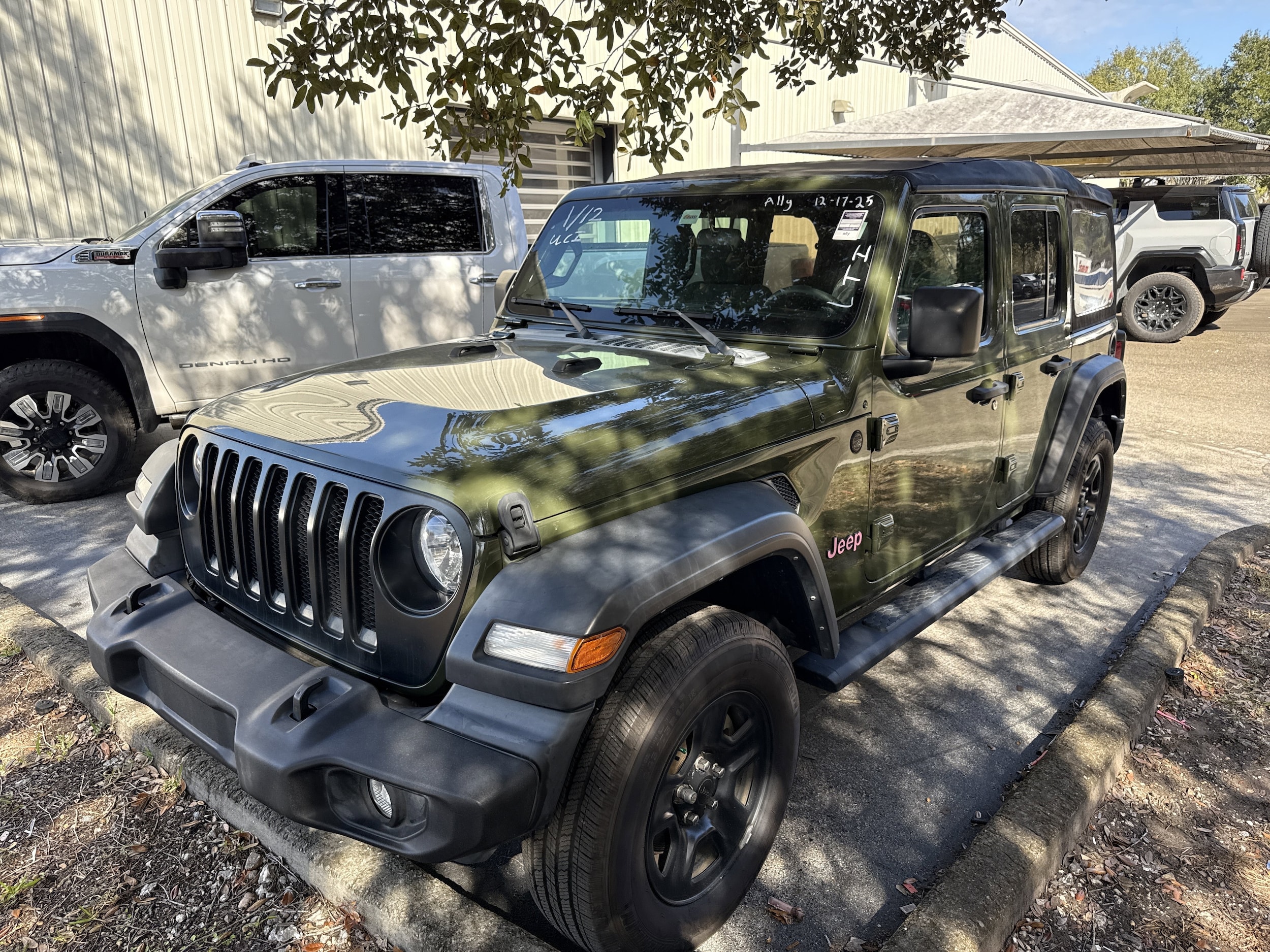 2021 Jeep Wrangler Sport's photo