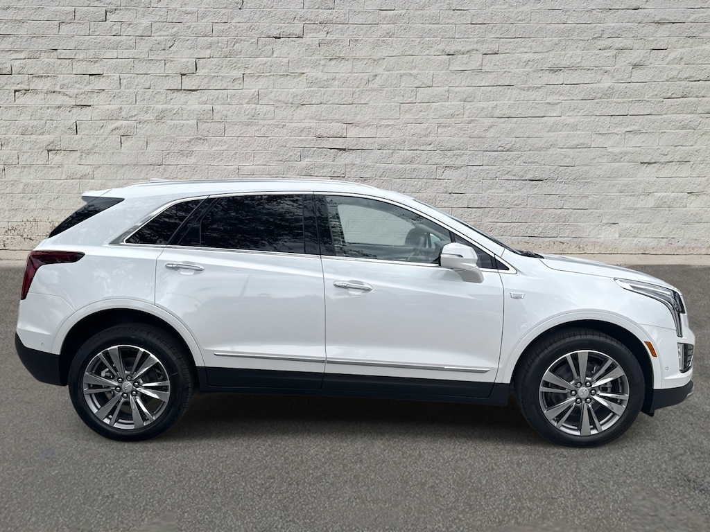 New 2026 CADILLAC XT5 Premium Luxury SUV
