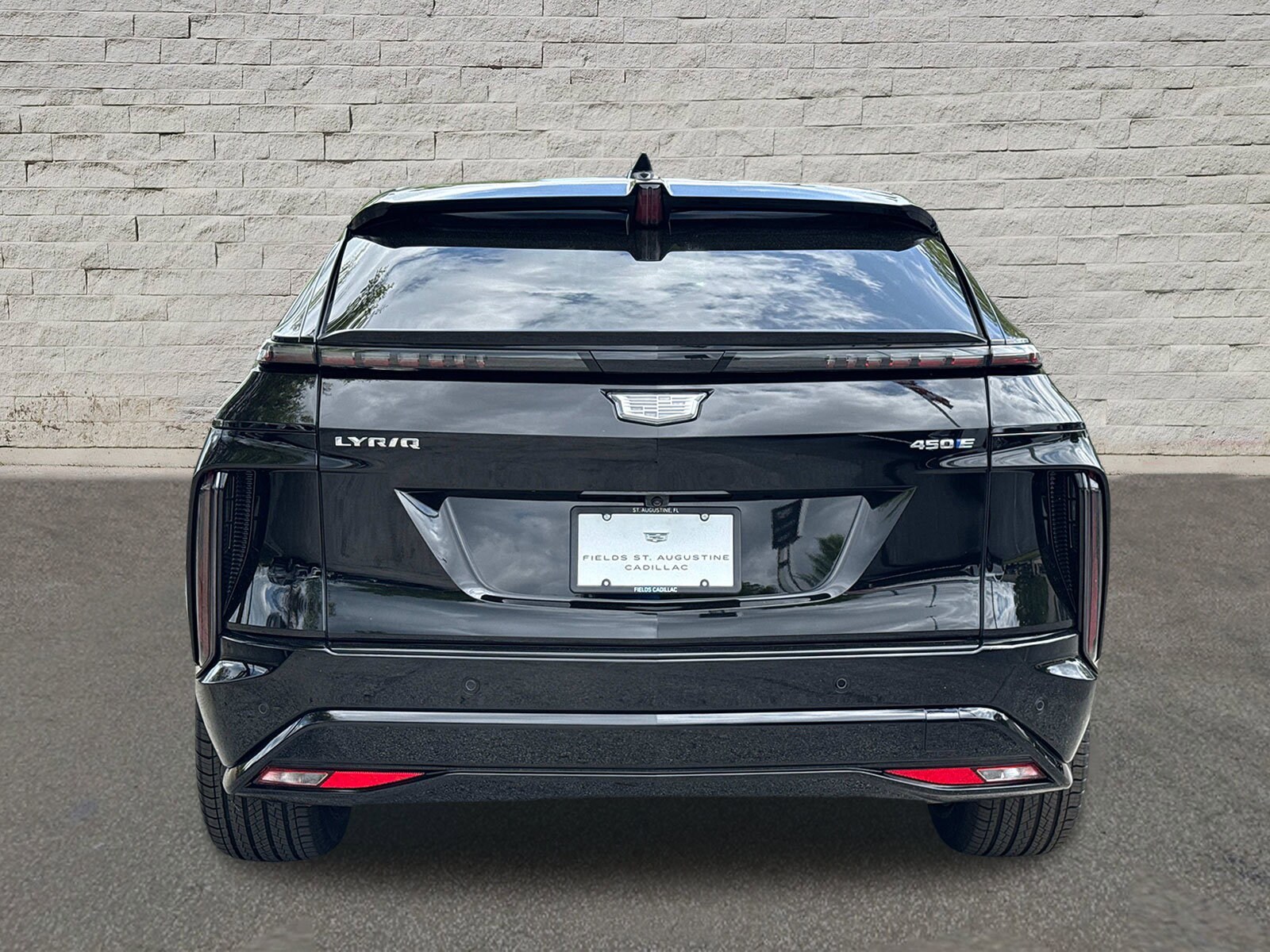 2025 Cadillac Lyriq Sport photo 3