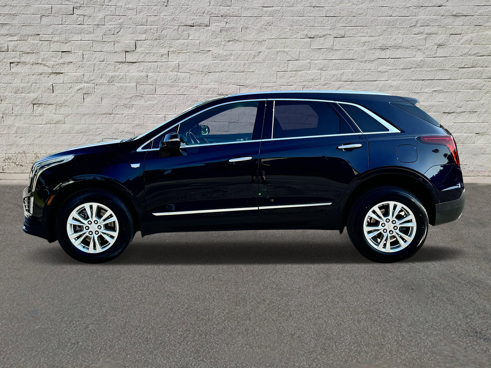 Used 2022 Cadillac XT5 Luxury with VIN 1GYKNAR43NZ115310 for sale in Saint Augustine, FL