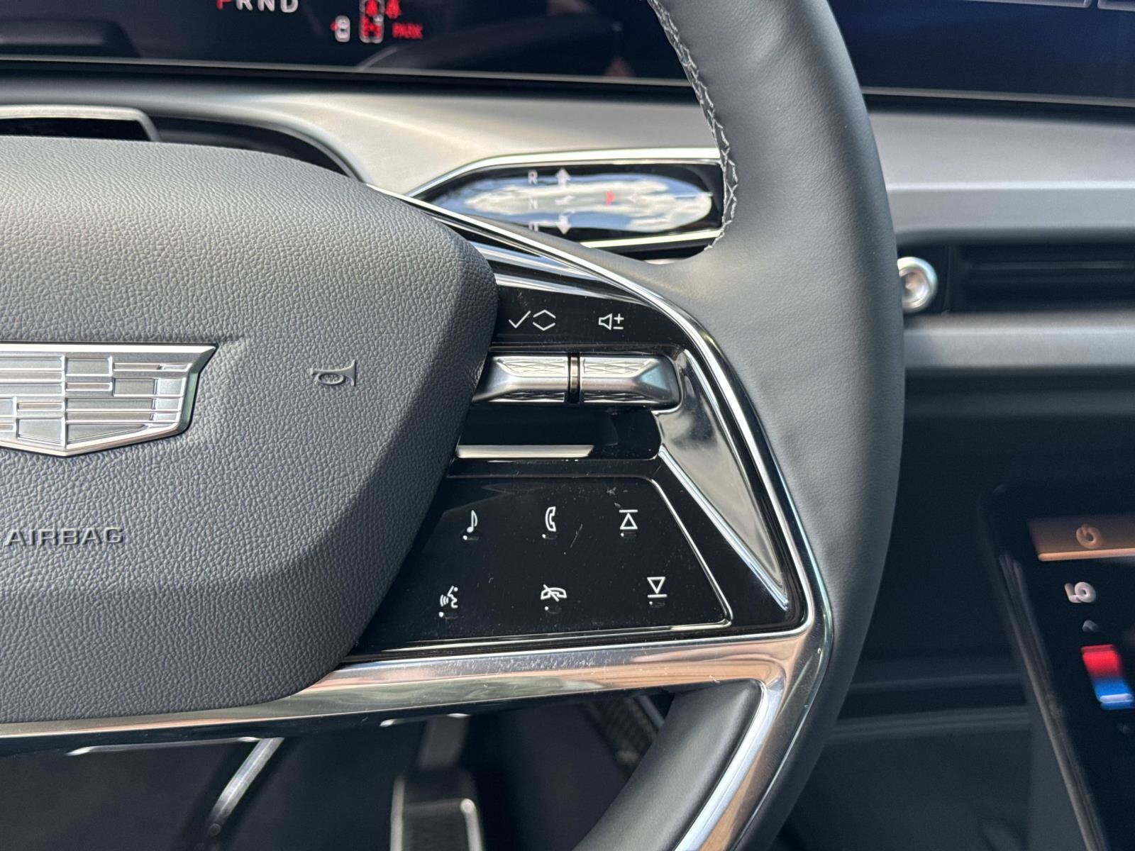 2027 Cadillac VISTIQ Luxury - Photo 18