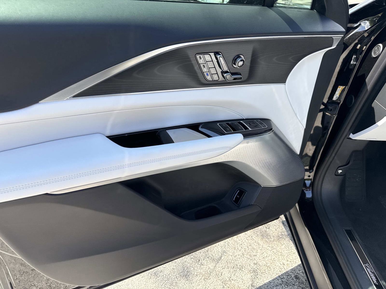 2026 Cadillac LYRIQ Signature Sport - Photo 21