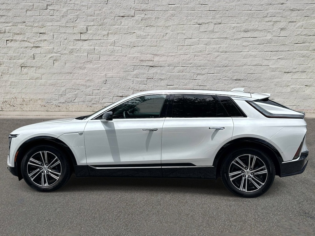 Certified 2024 CADILLAC LYRIQ Luxury 1 SUV