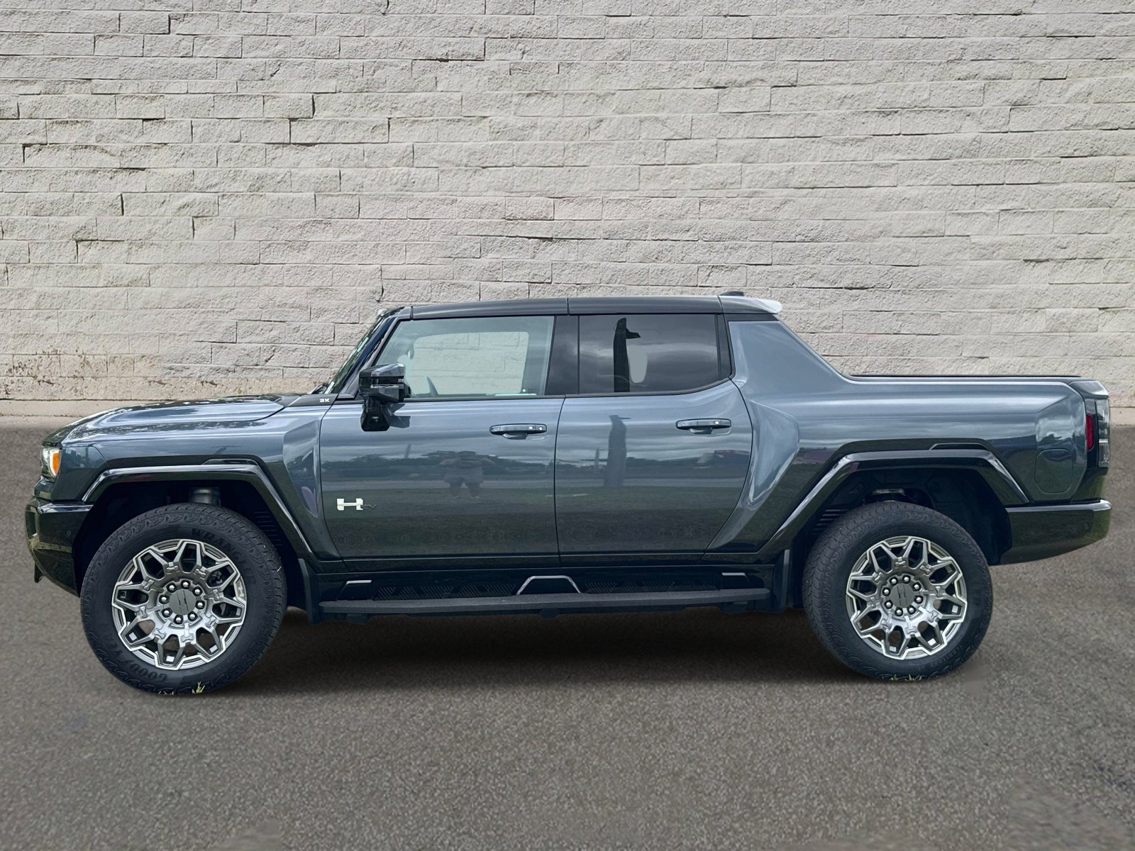 Used 2025 GMC HUMMER EV 3X with VIN 1GT40DDB2SU118308 for sale in St. Augustine, FL