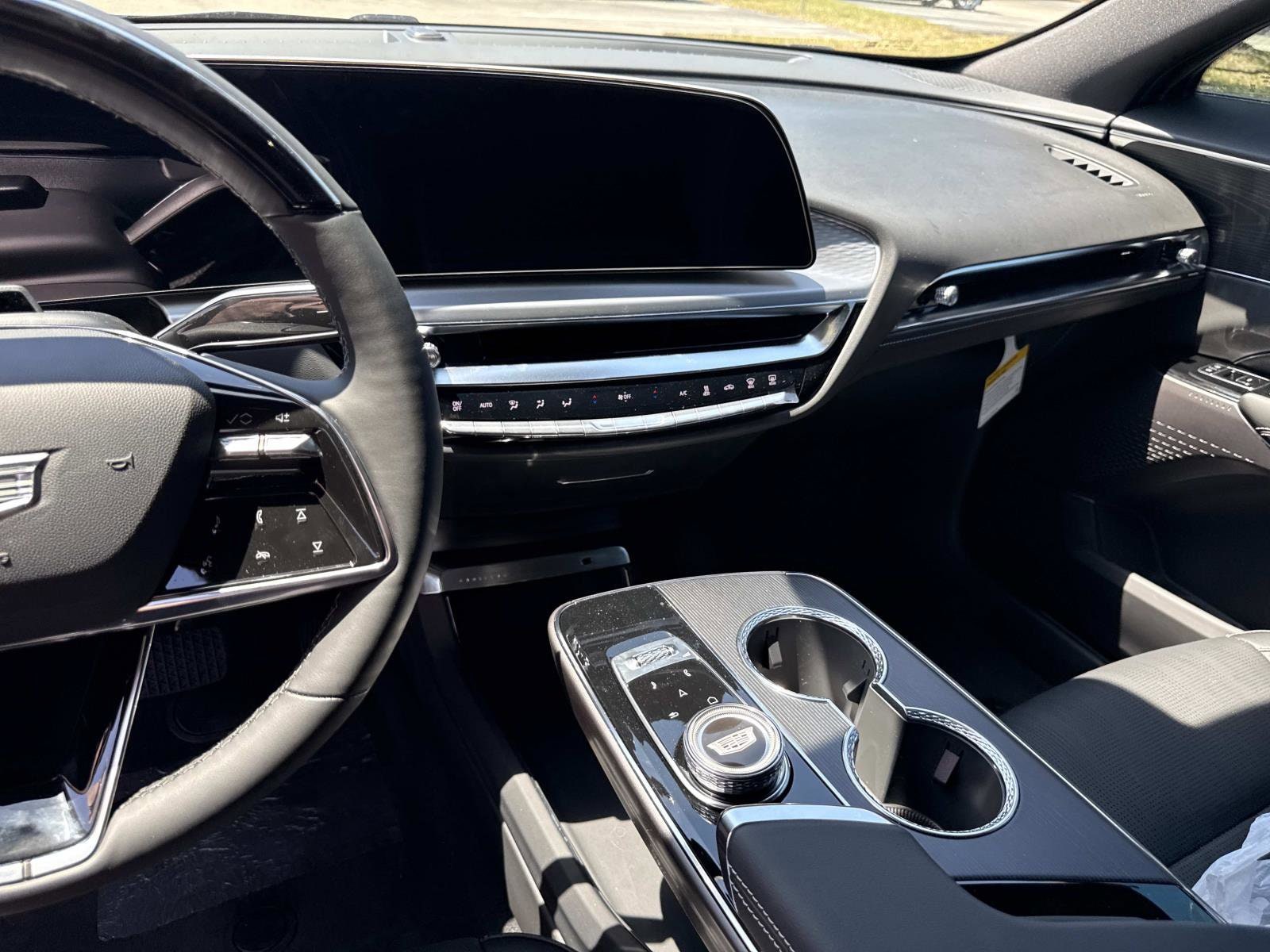 2026 Cadillac LYRIQ Luxury - Photo 27