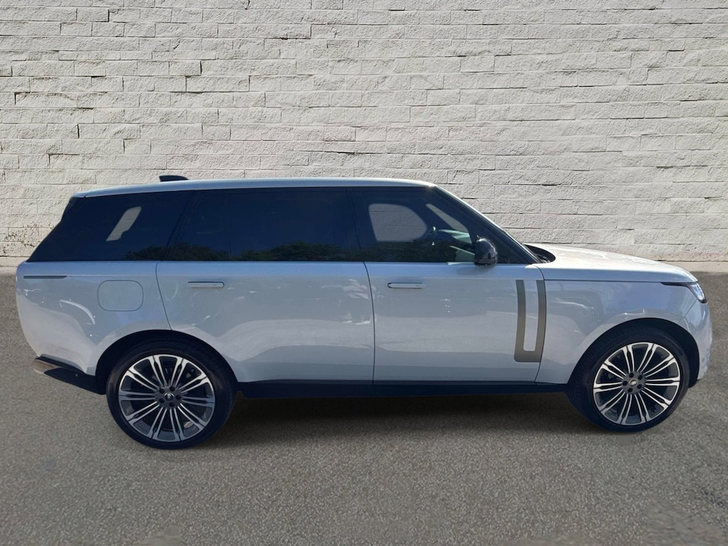 Used 2025 Land Rover Range Rover SE SUV