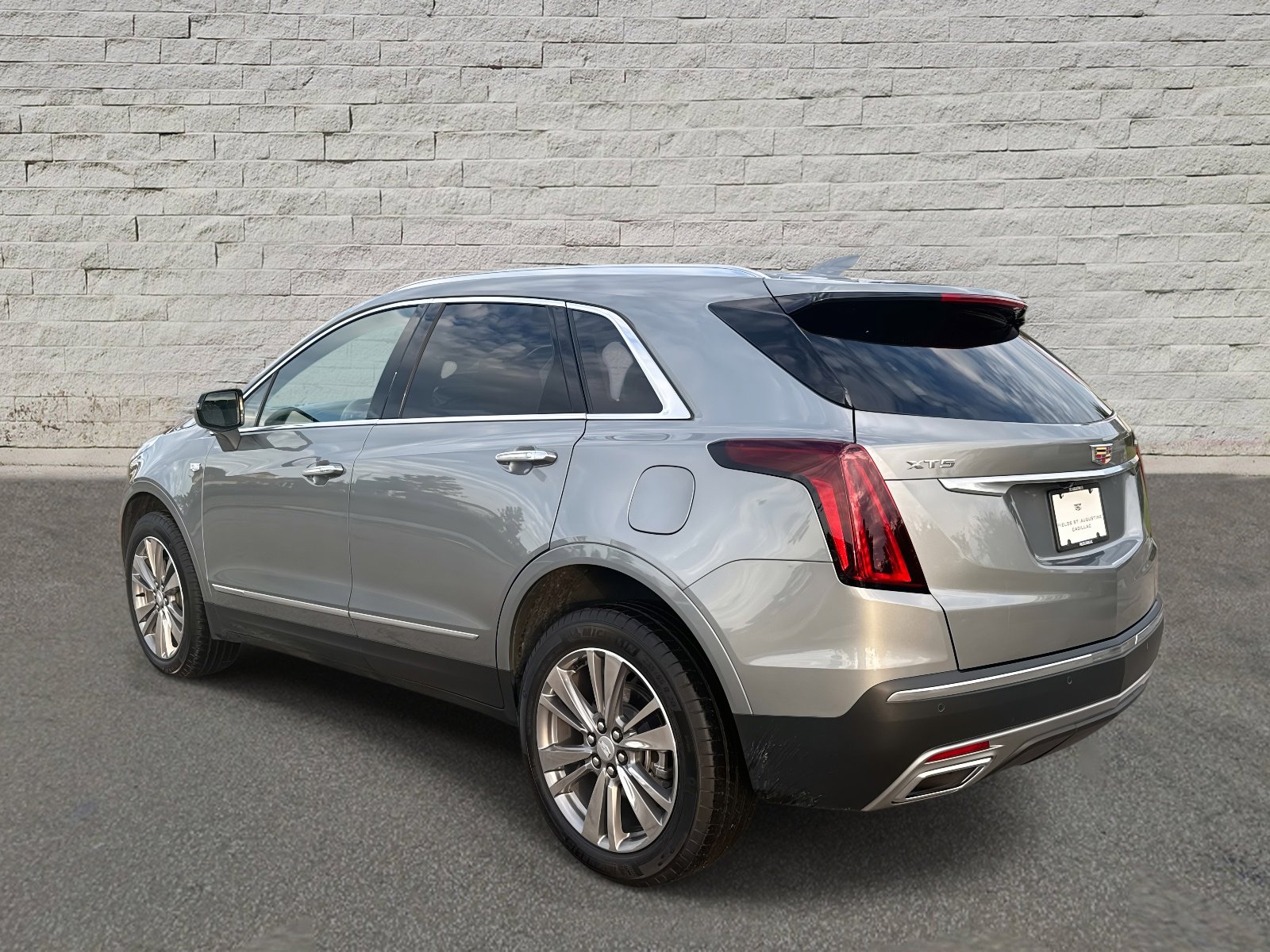 2025 Cadillac XT5 Premium Luxury photo 3