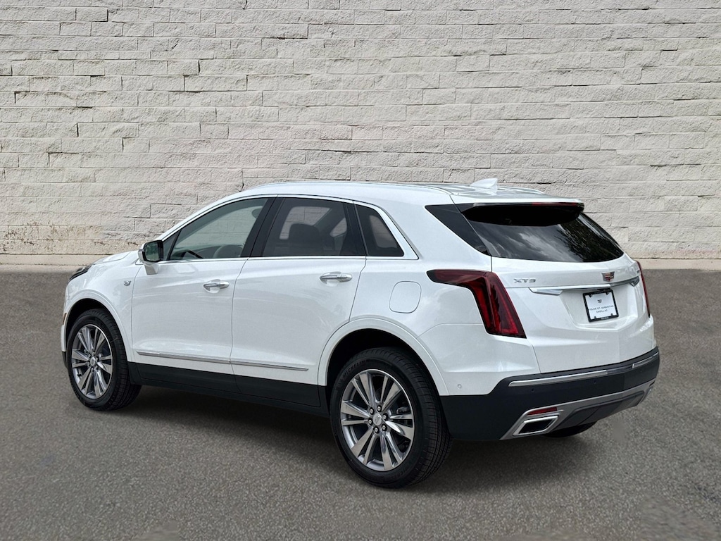New 2026 CADILLAC XT5 Premium Luxury SUV