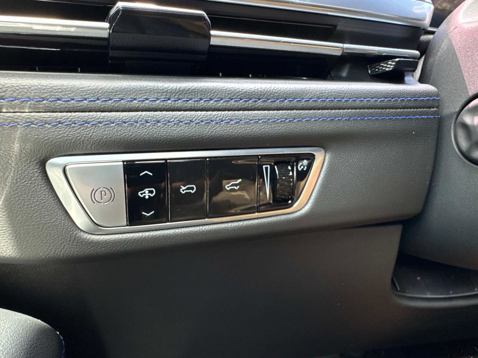 2026 Cadillac Escalade IQL Luxury - Photo 31