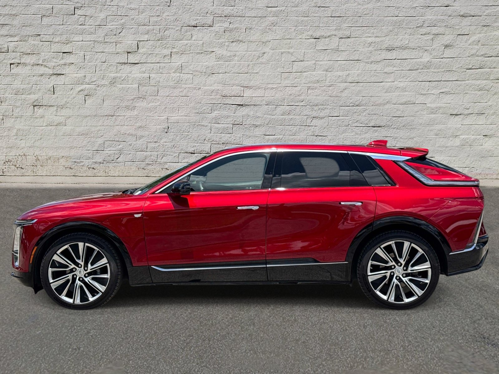 Used 2025 Cadillac LYRIQ Luxury 3 with VIN 1GYKPTRL0SZ301802 for sale in St. Augustine, FL