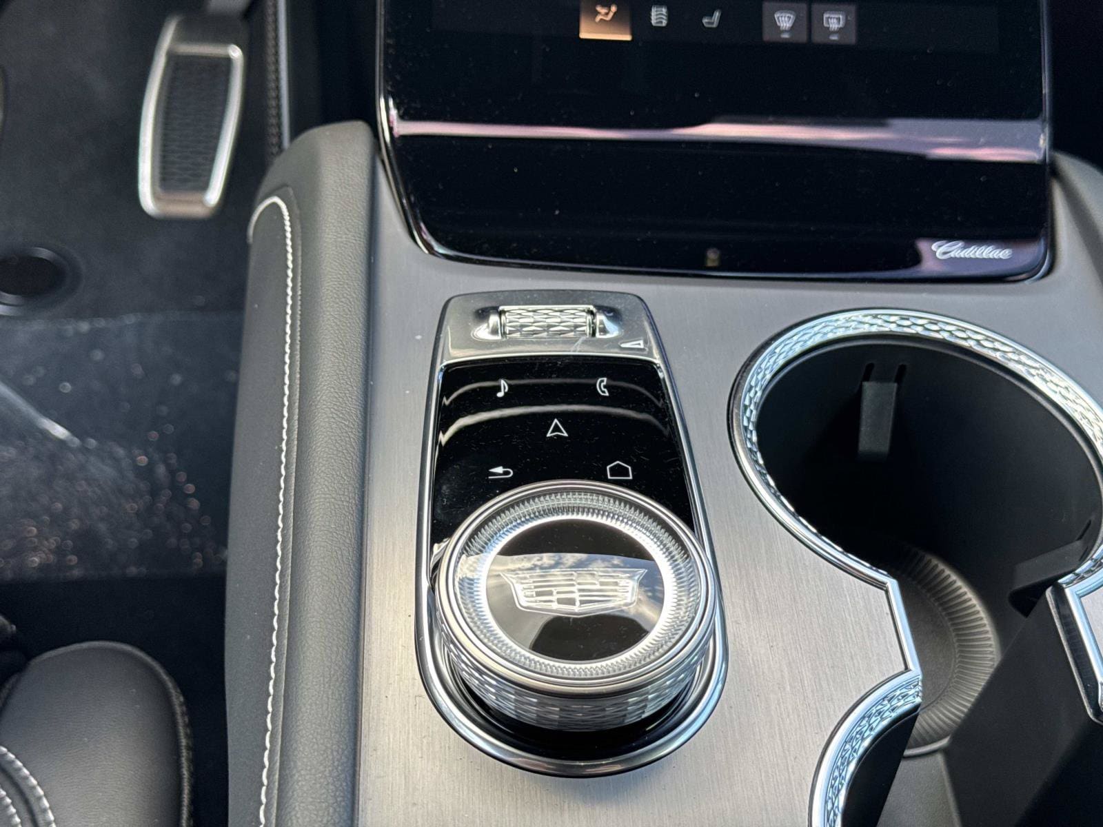2027 Cadillac VISTIQ Luxury - Photo 23