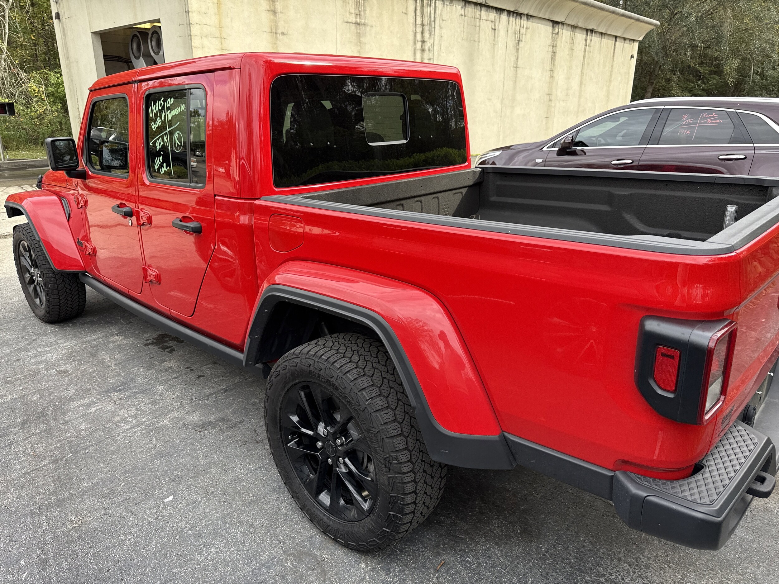 2024 Jeep Gladiator Sport photo 2