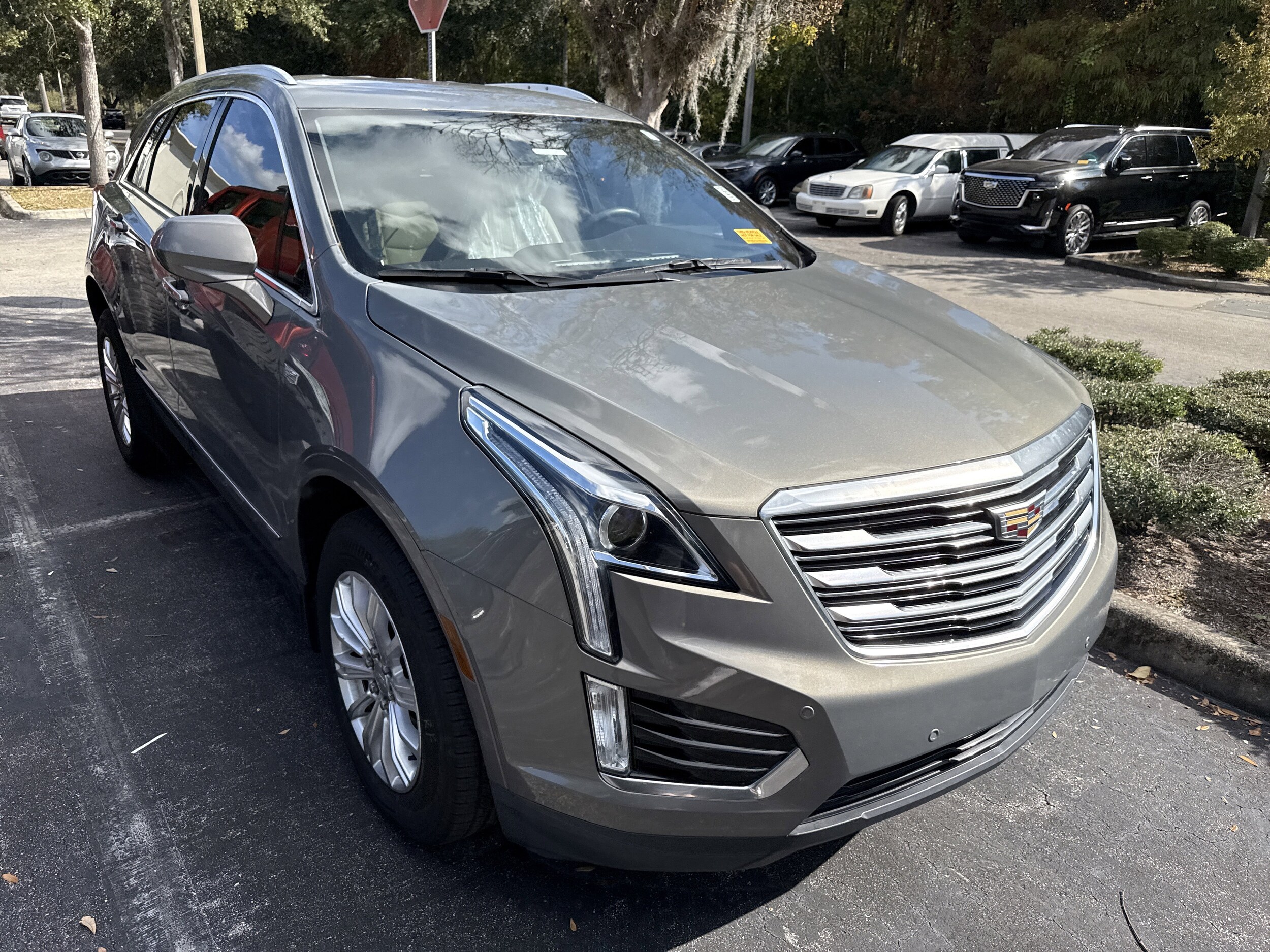 2019 Cadillac XT5 photo 2