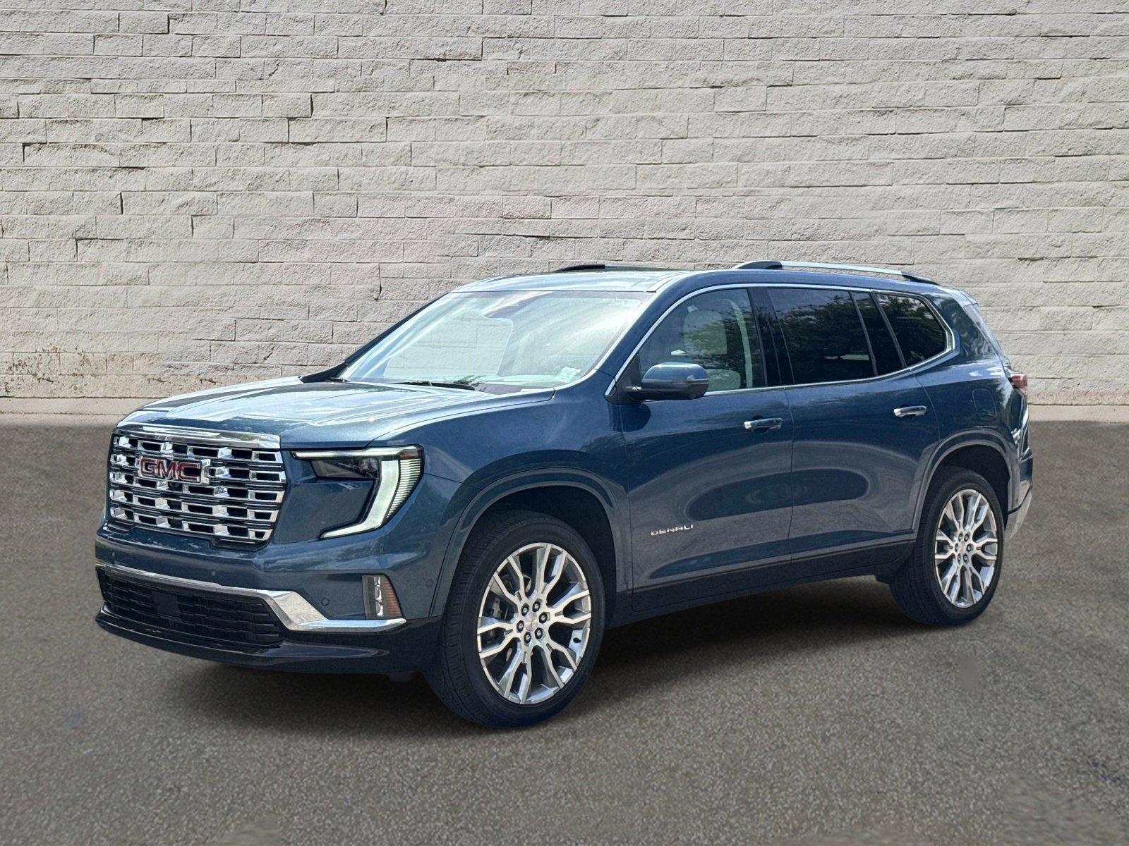 2025 GMC Acadia Denali FWD's photo