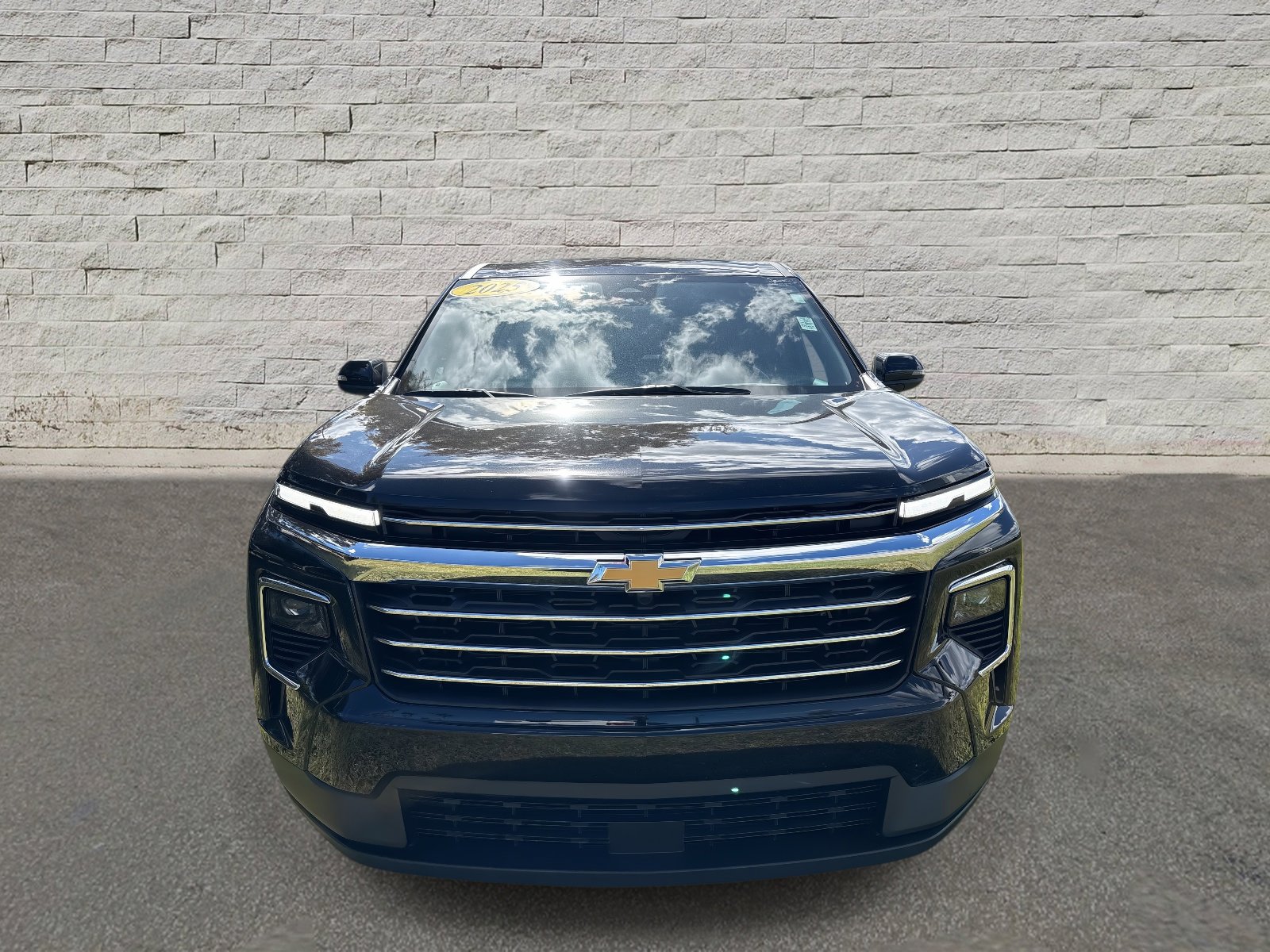 2025 Chevrolet Traverse photo 2