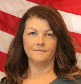 Staff member Kim Minshew from ID_05d985bcca01