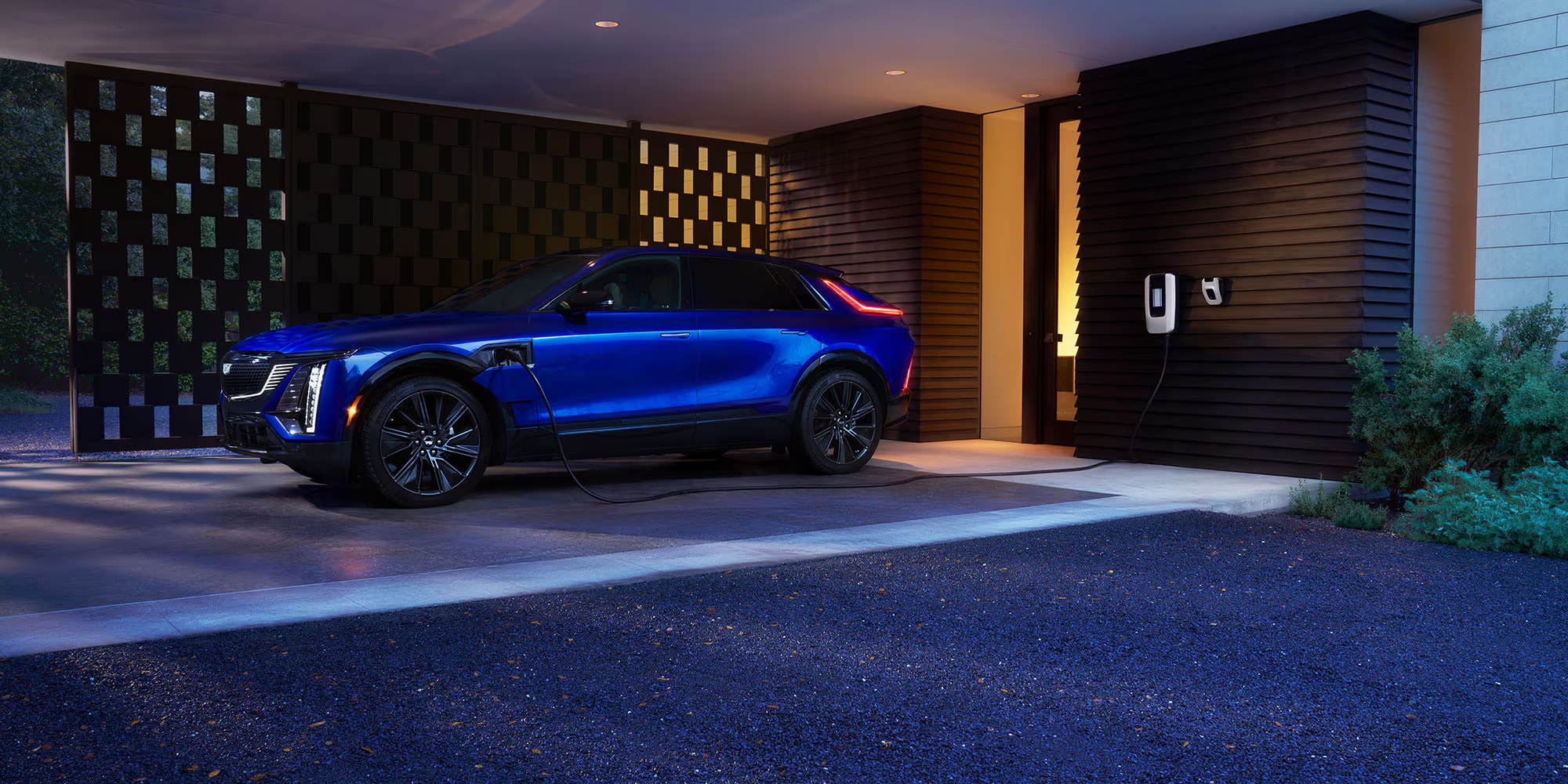 2025-cadillac-lyriq-home-charging-blue.png