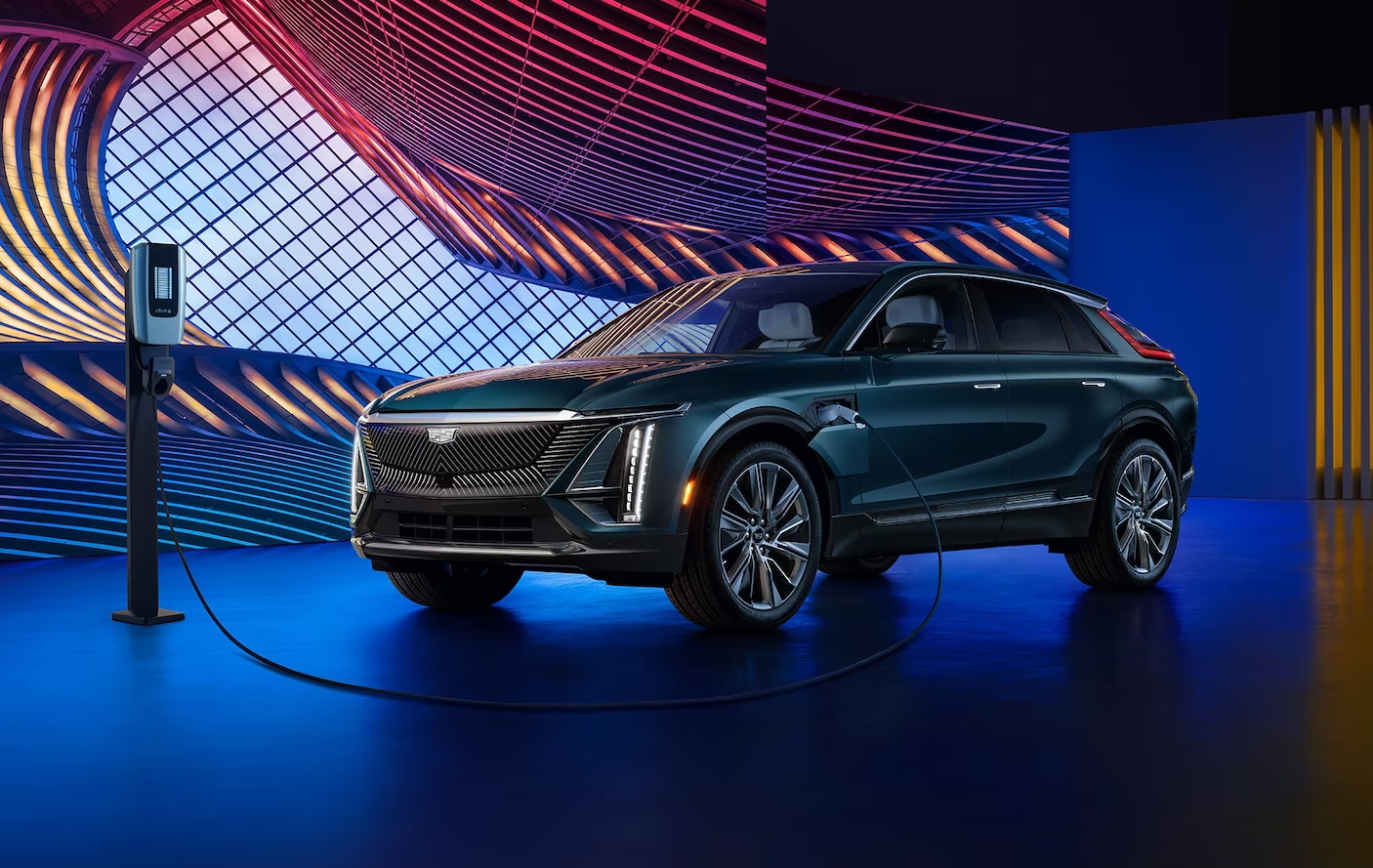 2024-cadillac-lyriq-plugged.png