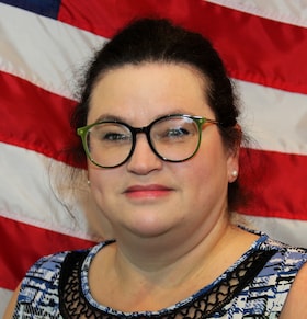 Staff member Jennifer Kirks from ID_03919ebc7968